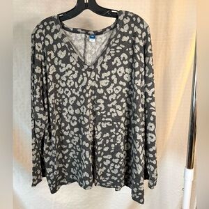 Old Navy Black and White Animal Print Long Sleeve Top